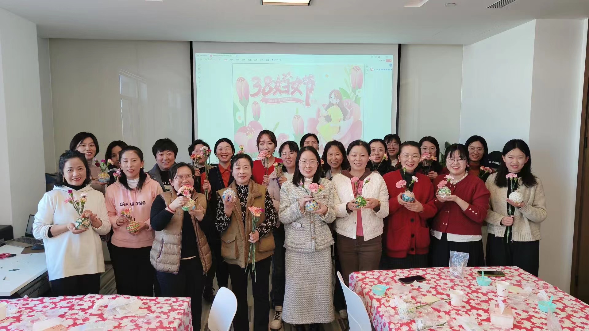 三月芳华 热辣滚烫 | 9U(中国)一站式服务平台集团组织开展“女神节”系列活动