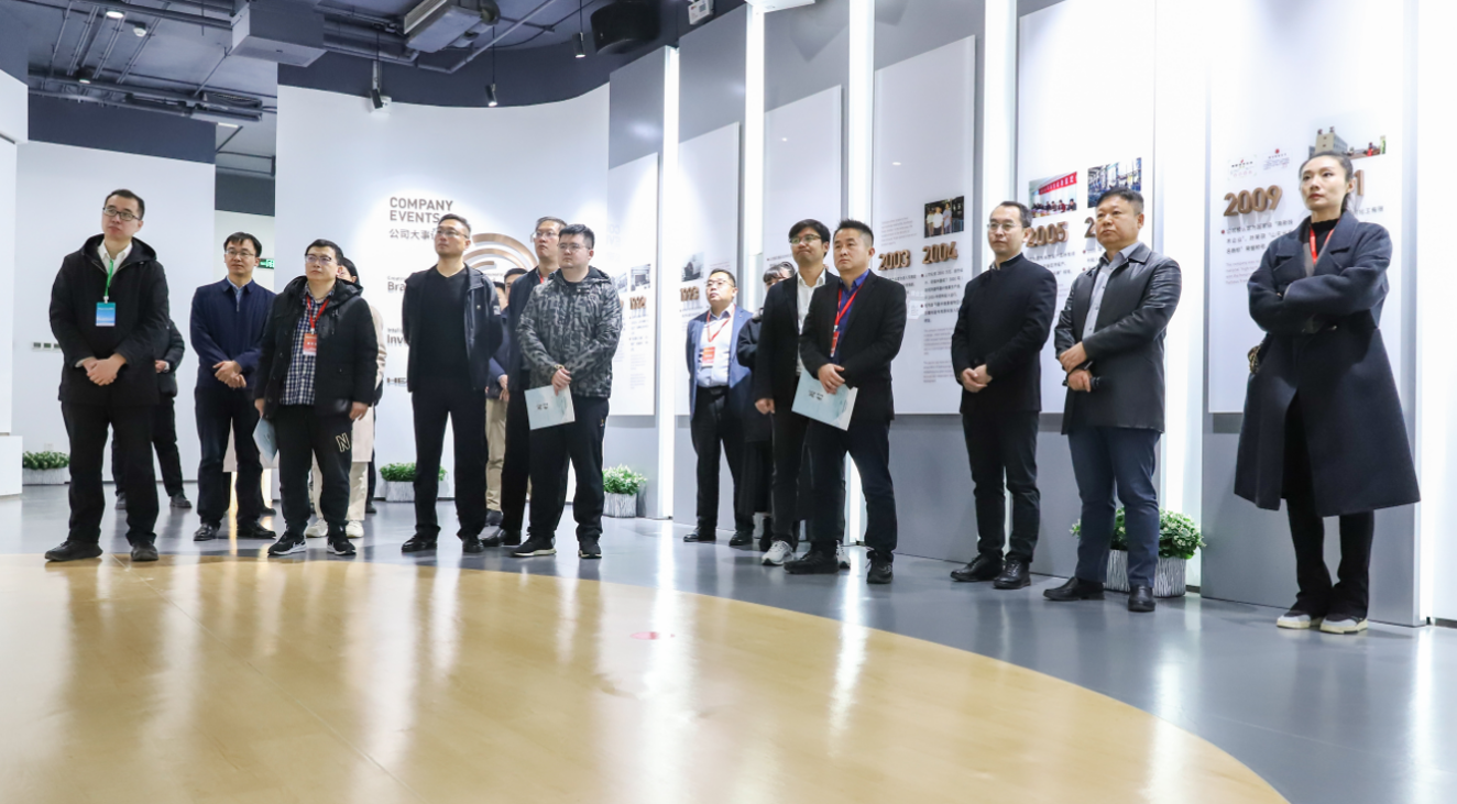 “青年科学家百城行”活动走进9U(中国)一站式服务平台集团